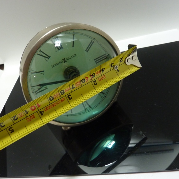 HOWARD MILLER Vintage Desk Clock Glass Magnifying Lens Dome Paper Weight Clock - Picture 8 of 11